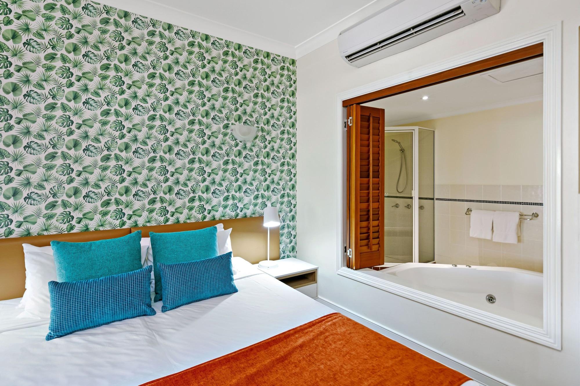 Mantra On The Inlet Hotel Port Douglas Exterior photo